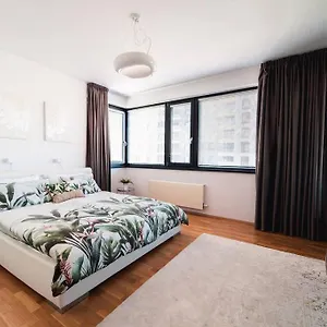 Apartmán Marina River View Close To Centre Free Parking, Praha